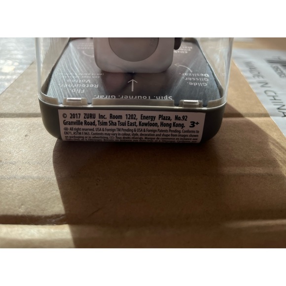 Zuru Original Fidget Cube by Antsy Labs - Picture 2 of 6